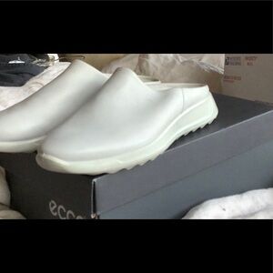Ecco . Slide On Comfortable size 39 white like new